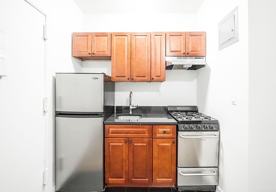1st image of 341 W 45th St APT 106