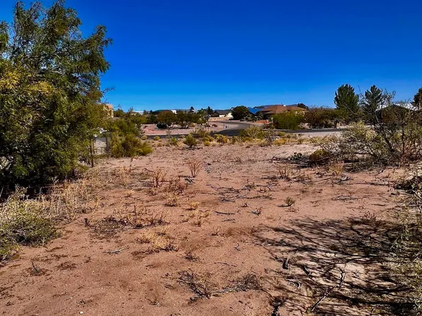 3 Hawthorne Dr, Elephant Butte, NM 87935