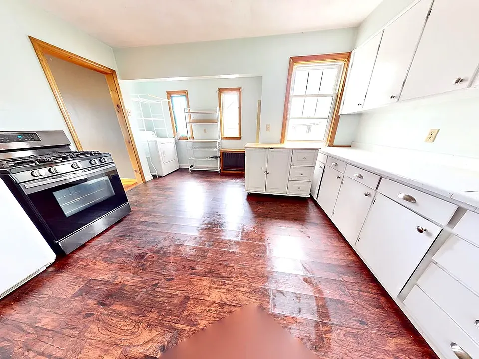 27 Princeton St #2