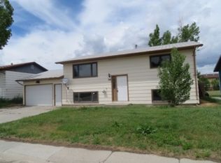 740 5th St, Evansville, WY 82636