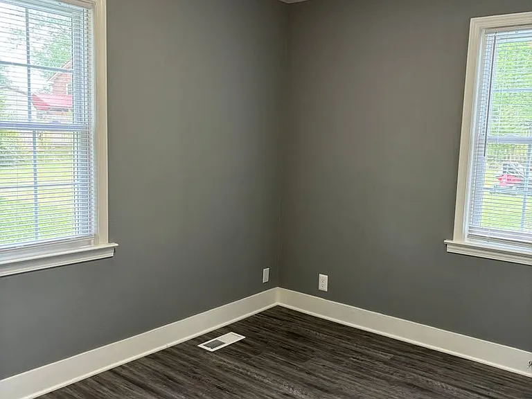 135 N Meadow Dr — Photo 11