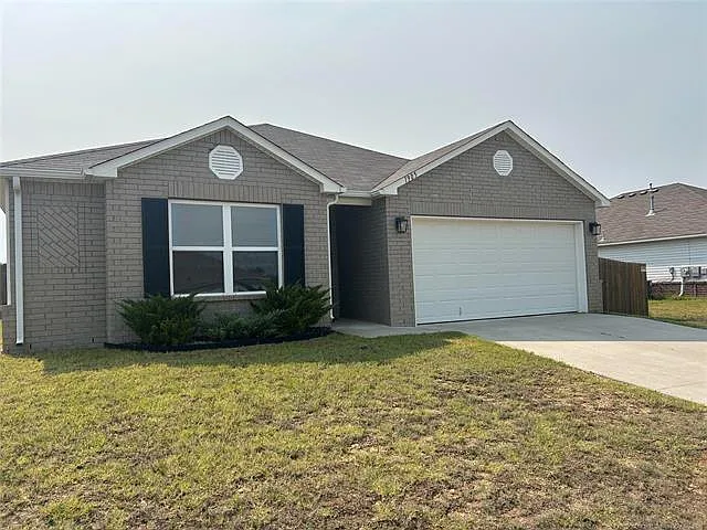 1905 S Lubbock Dr