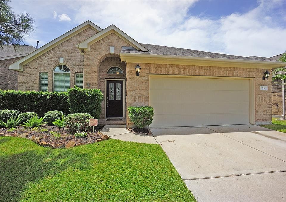 1st image of 1931 Boren Dr