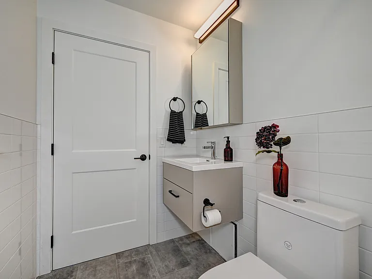 415 Duke St W — Photo 19