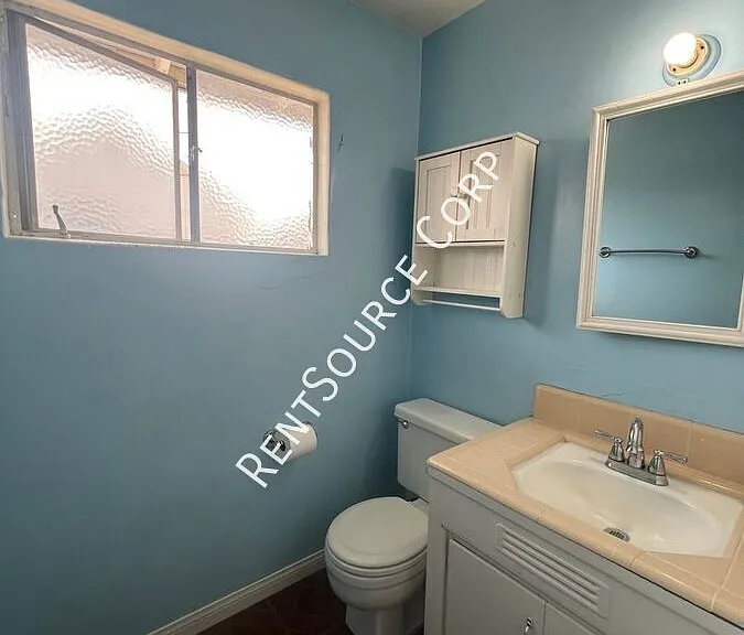 1360 1/2 Nancy St — Photo 10