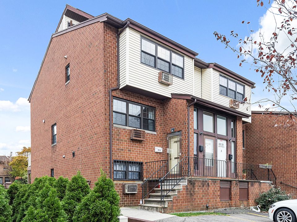 1st image of 120-30 Cove Ct #80A