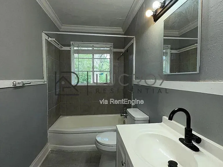 3030 Oak Forest Dr — Photo 6