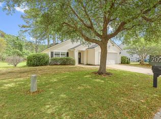 102 Pine Ridge Dr, Bluffton, SC 29910