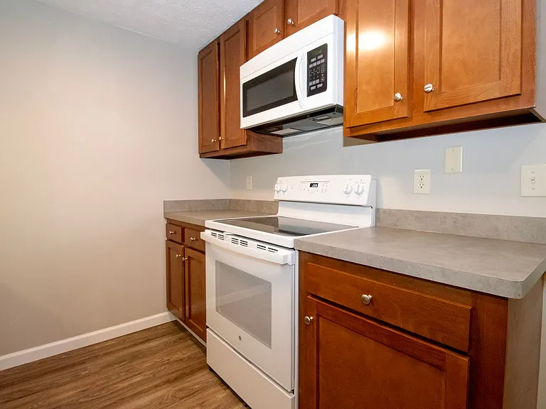 1155 N Elm St #F — Photo 6