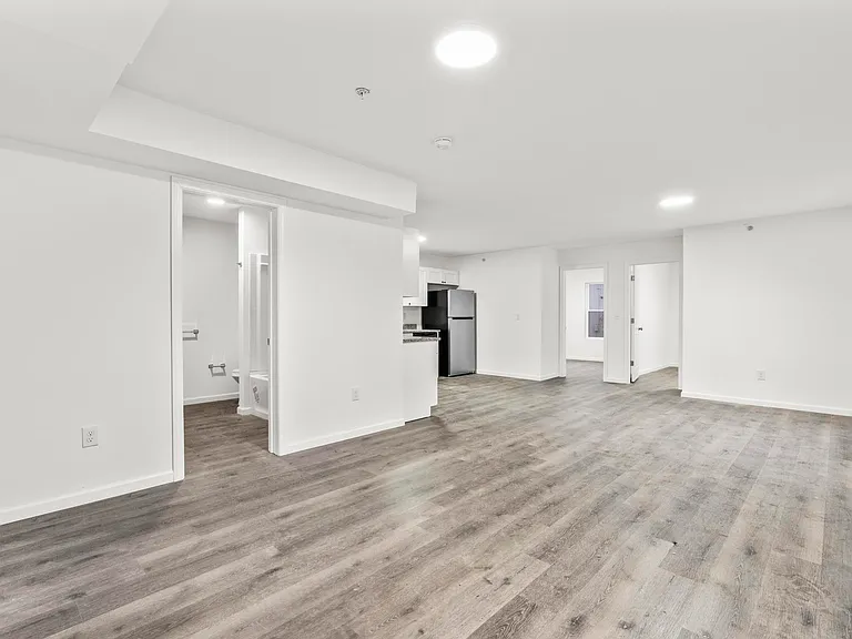 12 E Ferry St #3B — Photo 2