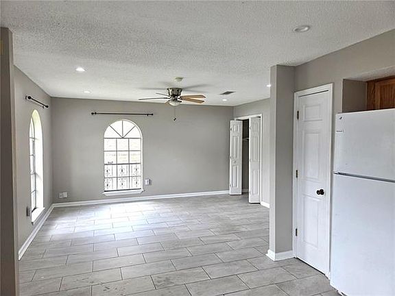 5th image of 3709 Bunkerhill Dr