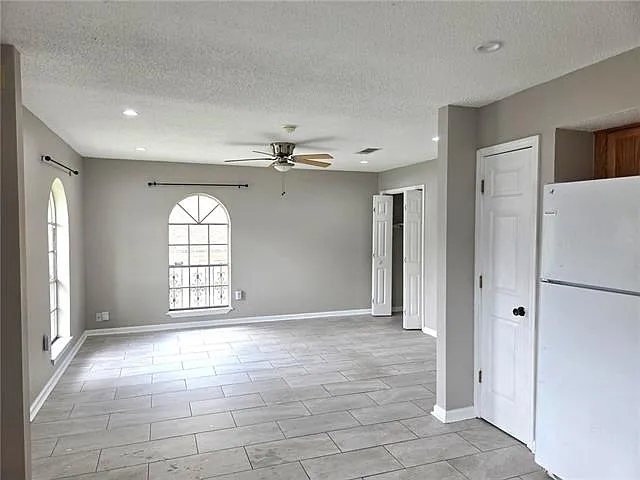 3709 Bunkerhill Dr — Photo 5