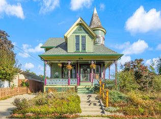 670 Lillie St, Elgin, IL 60120