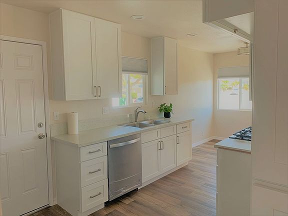 4th image of 3263 Buena Hills Dr