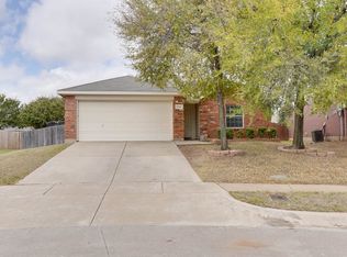 8541 Hawks Nest Dr, Fort Worth, TX 76131