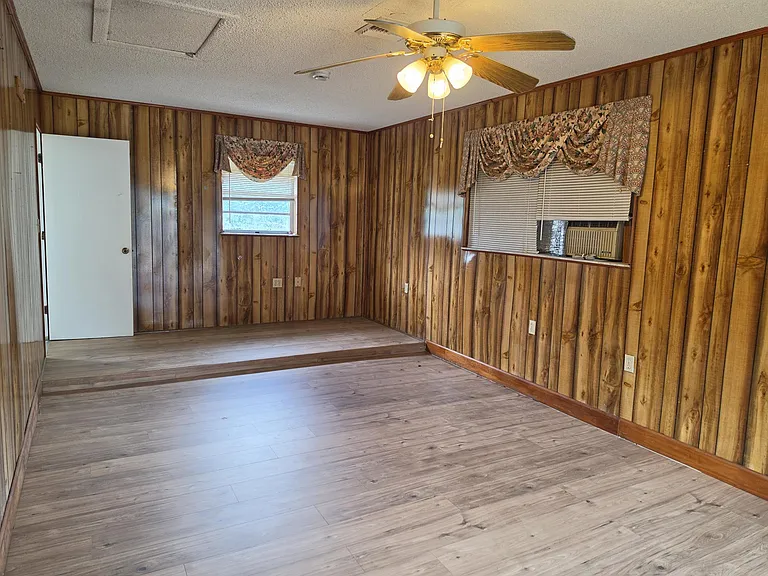 1531 Lake Clay Dr — Photo 22