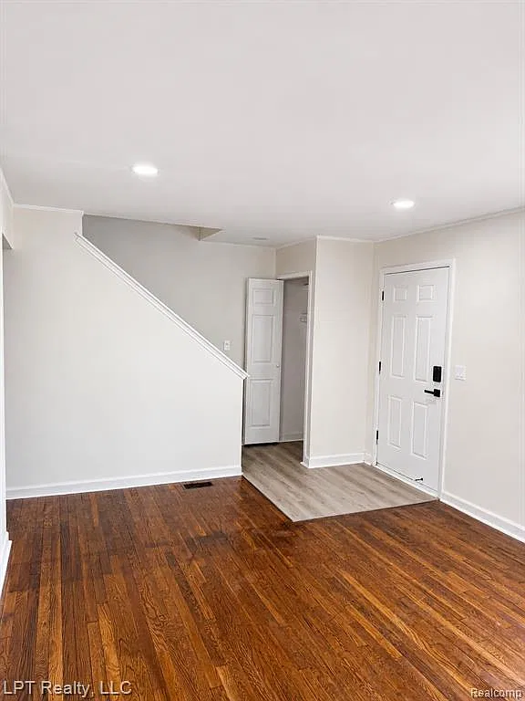 3 bed, 1500 sqft, $2,500 — Photo 2