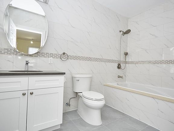 3rd image of 307 National Blvd Floor 1