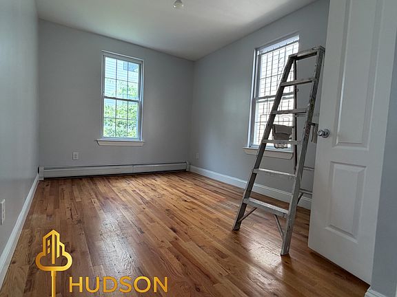 5th image of 227 Bidwell Ave Floor 2