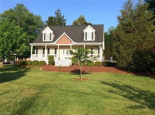 2002 Lynwood Dr, Greensboro, NC 27406