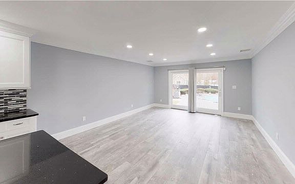 5th image of 16 Courtney Dr