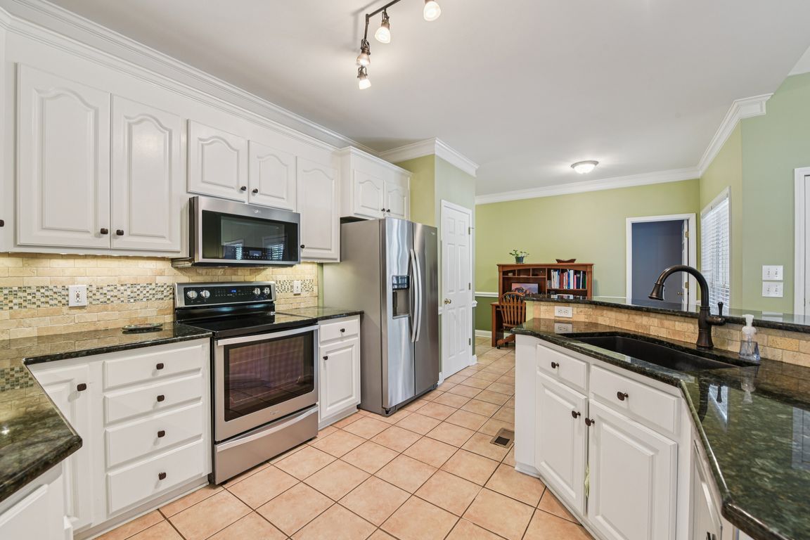 Willow Grove Ln-S1007-012.jpg