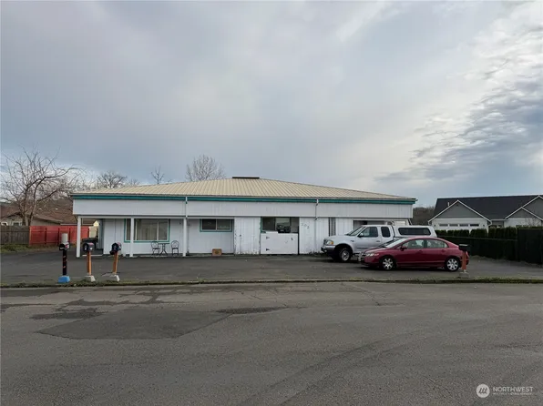 302 3rd Street, Woodland, WA 98674