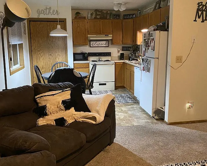 220 Sugar Creek Ln — Photo 2