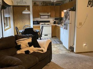 220 Sugar Creek Ln, North Liberty, IA 52317