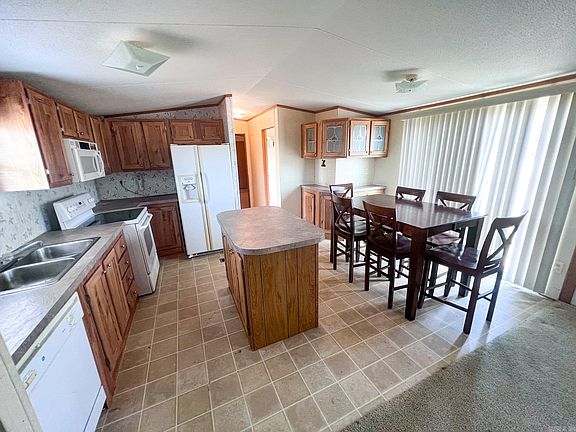4th image of 100 Country Side Dr