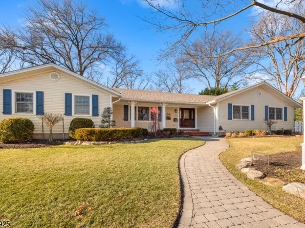 25 Hemlock Cir, Cranford Twp., NJ 07016