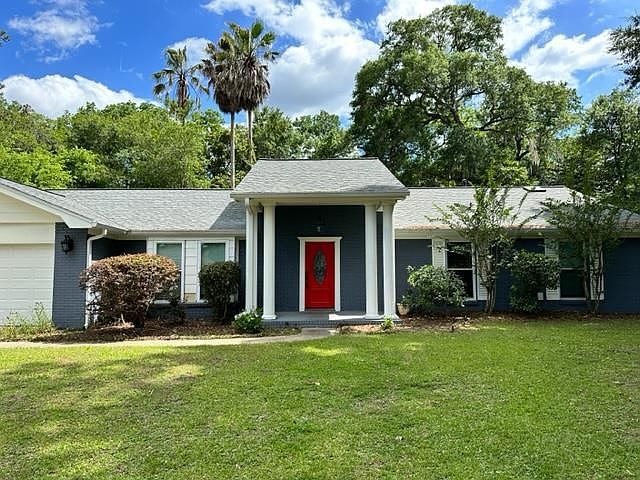 1st image of 2811 Royal Oaks Dr