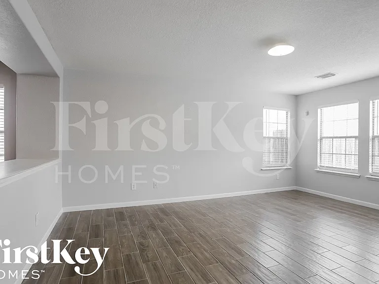 11210 Flying Geese Ln — Photo 3