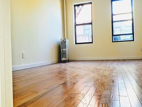 4th image of 2106 33rd St APT B7
