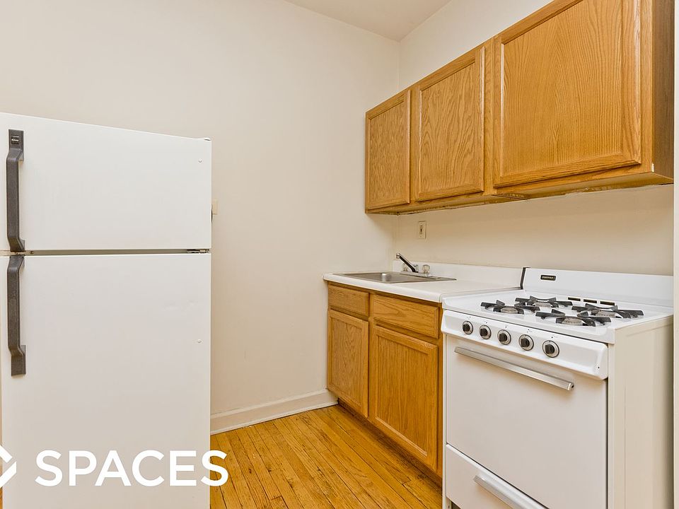 2nd image of 1050 W George St #_105a