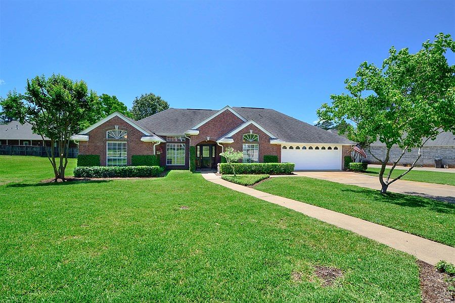 1st image of 107 Sawgrass Cir