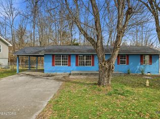 134 Foxwood Cir, Oliver Springs, TN 37840