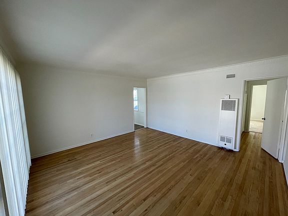 4th image of 1048 S Corning St #1050-4
