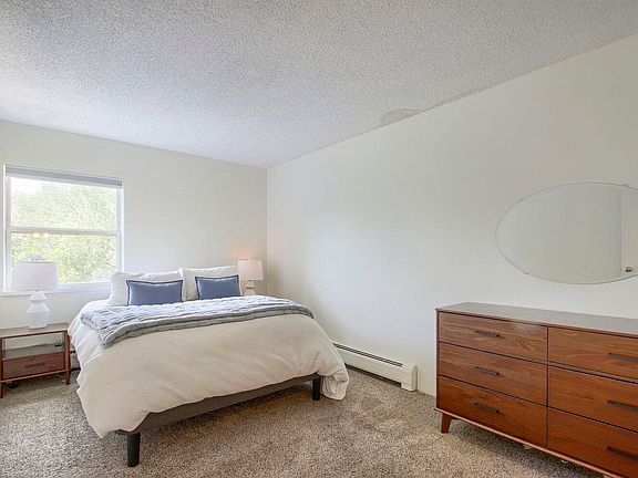 4th image of 1150 Golden Cir #403