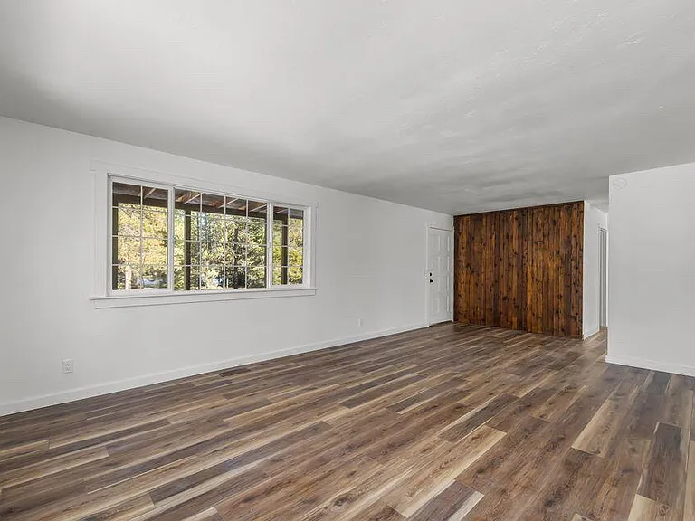 15969 Jacobsen Rd — Photo 5