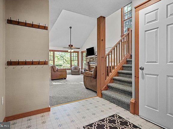 3rd image of 182 Upper Deer Valley Rd