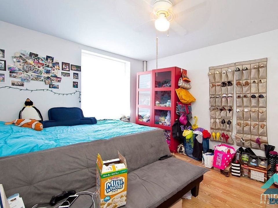 1st image of 124 Mott St APT 17