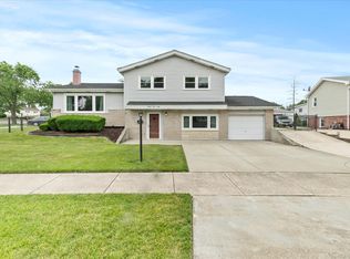 9160 S 88th Ct, Hickory Hills, IL
