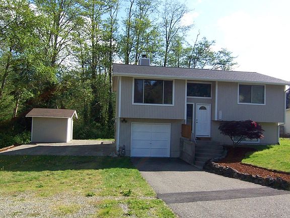 2nd image of 3245 Aspen St SE