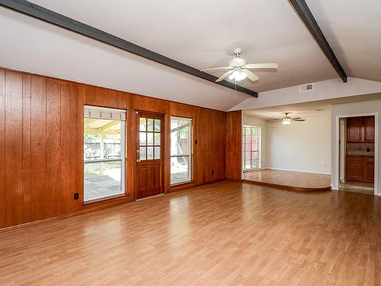 7222 Pella Dr — Photo 5