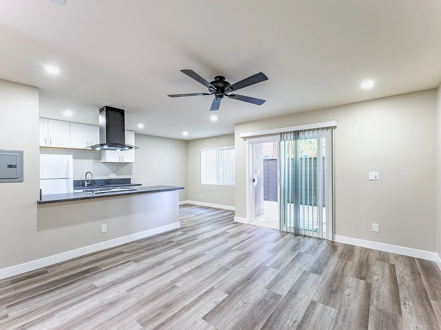 2777 Nimitz Blvd — Photo 4