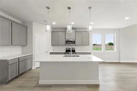 2133 Rhodora Ave — Photo 3