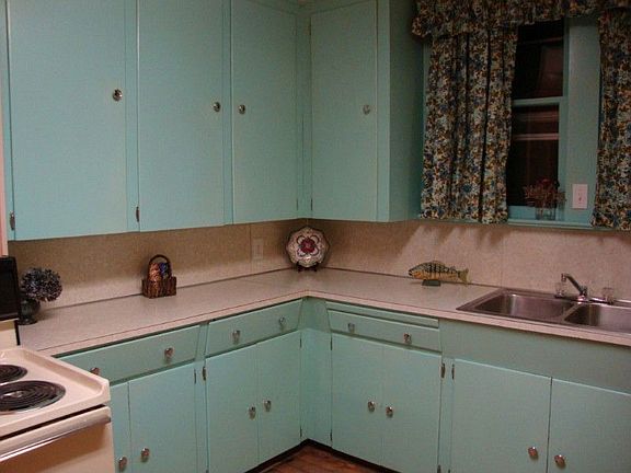 Spacious kitchen with lots of "retro" cabinets!