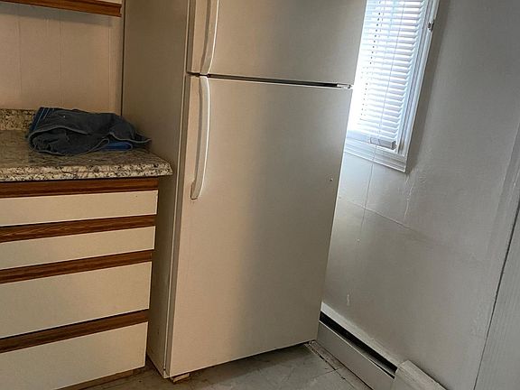 3rd image of 448 Laurel Ave