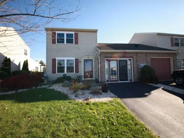 1701 Weeping Willow Ln, Dover, PA 17315